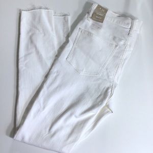 Madewell 9” Mid-Rise White Skinny Jeans Size 26 Raw Hem